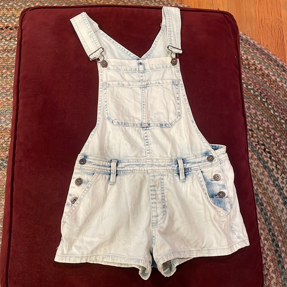 Size small bullhead denim faded overalls